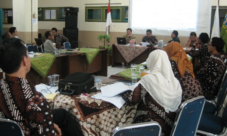 Suasana Rapat Kerja Fakultas 2010 di Hall Barat FIAI